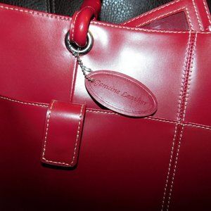 Red Leather Tote With Shoulder Strap Black Rivet Brand Lots of Pockets Like New